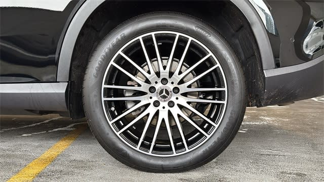 Thumbnail: 2025 Mercedes-Benz GLC - 45