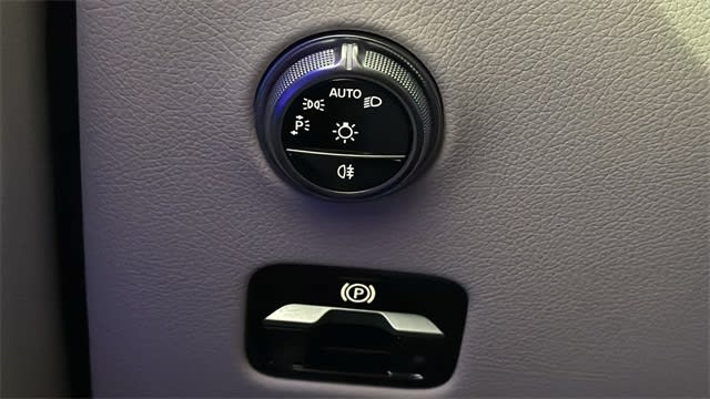 Thumbnail: 2025 Mercedes-Benz GLC - 57