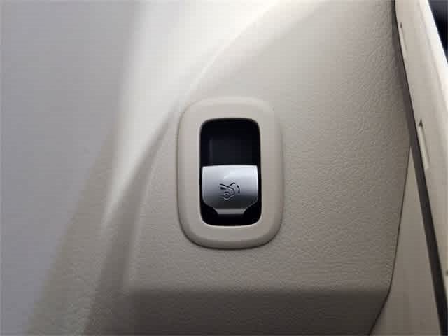 Thumbnail: 2025 Mercedes-Benz GLC - 208