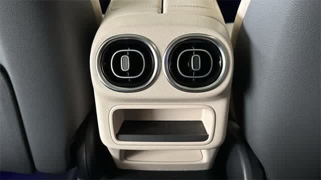 Thumbnail: 2025 Mercedes-Benz GLC - 189