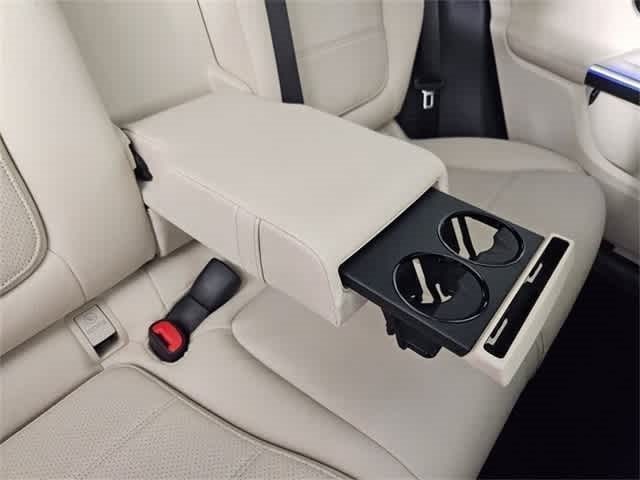 Thumbnail: 2025 Mercedes-Benz GLC - 204