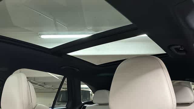 Thumbnail: 2025 Mercedes-Benz GLC - 31