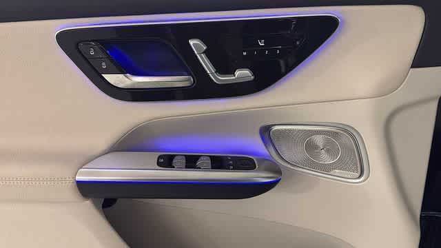 Thumbnail: 2025 Mercedes-Benz GLC - 24