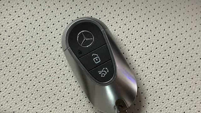 Thumbnail: 2025 Mercedes-Benz GLC - 38