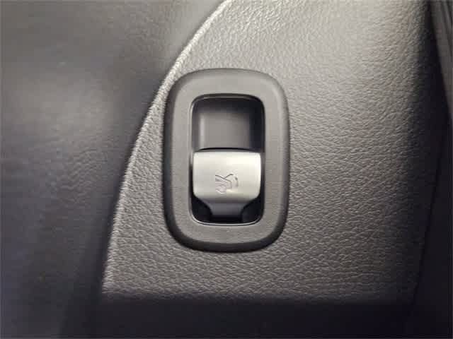 Thumbnail: 2025 Mercedes-Benz GLC - 74