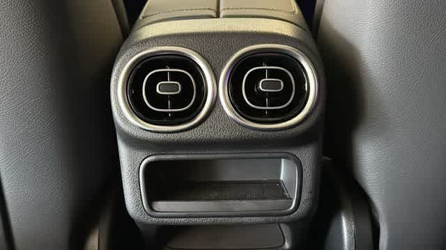 Thumbnail: 2025 Mercedes-Benz GLC - 24