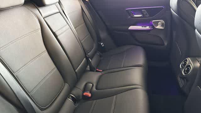 Thumbnail: 2025 Mercedes-Benz GLC - 32