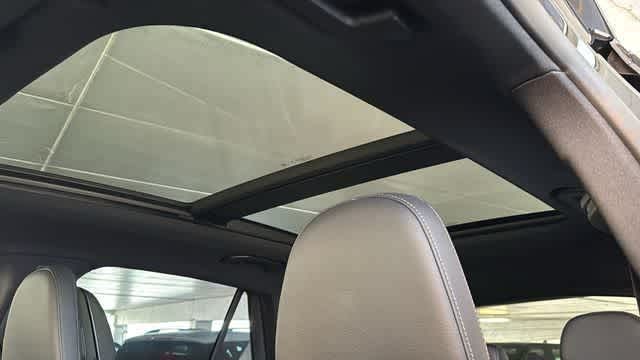 Thumbnail: 2025 Mercedes-Benz GLC - 28