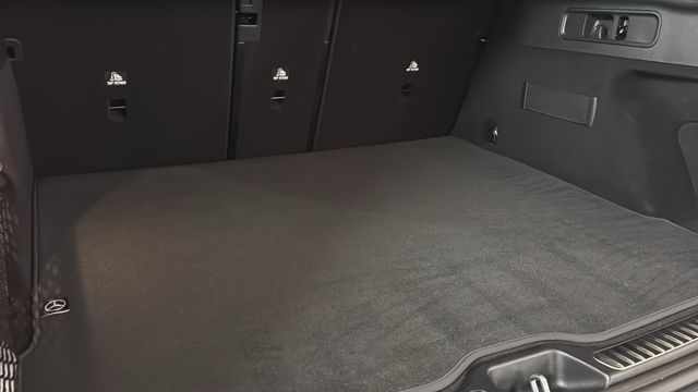 Thumbnail: 2023 Mercedes-Benz GLC - 34