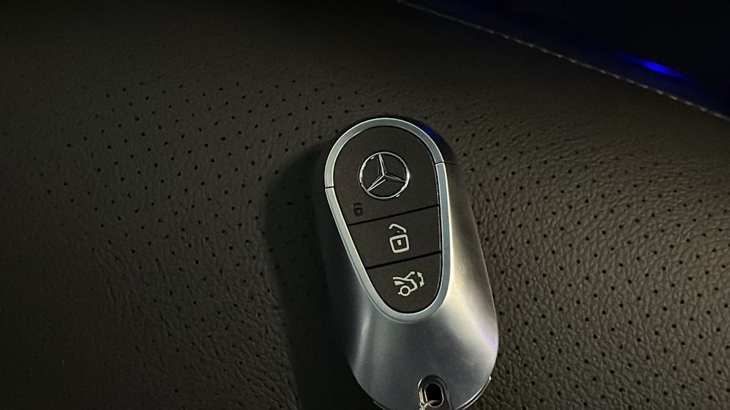 Thumbnail: 2026 Mercedes-Benz GLC - 35