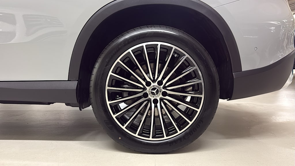 Thumbnail: 2026 Mercedes-Benz GLC - 8