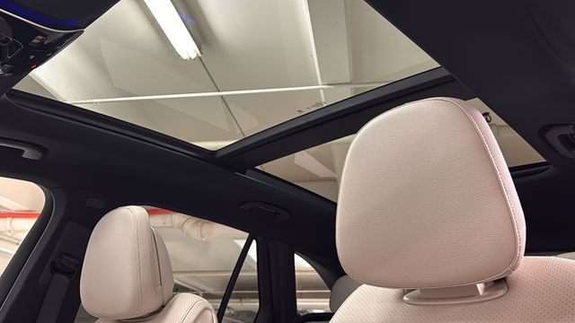 Thumbnail: 2026 Mercedes-Benz GLC - 31