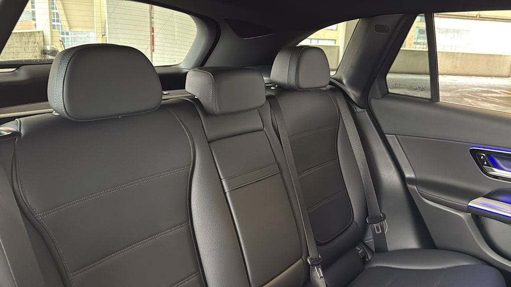 Thumbnail: 2025 Mercedes-Benz GLC - 34