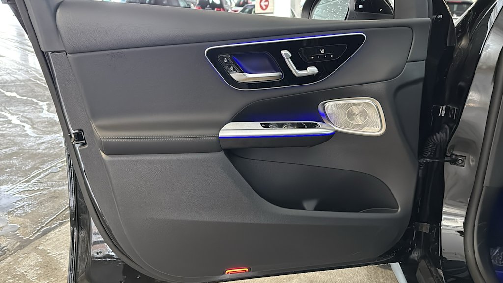 Thumbnail: 2025 Mercedes-Benz GLC - 23