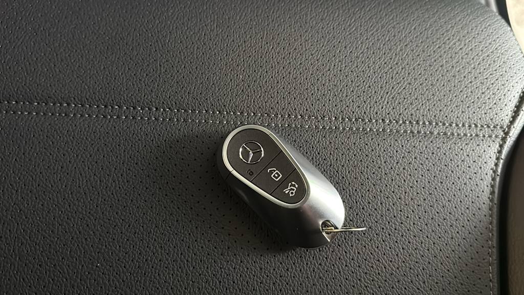 Thumbnail: 2025 Mercedes-Benz GLC - 36