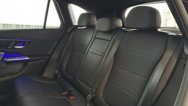 Thumbnail: 2025 Mercedes-Benz GLC - 31