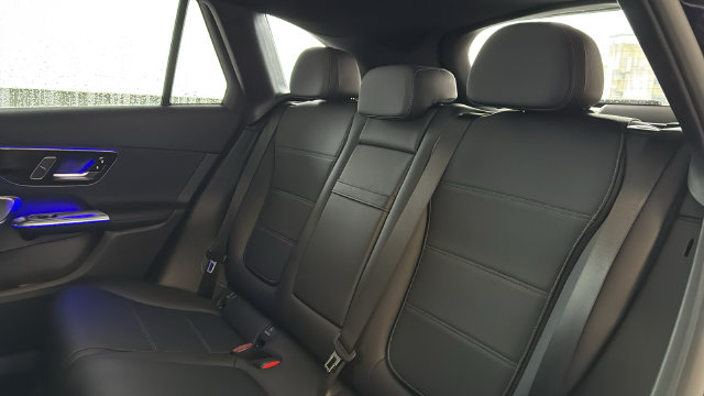 Thumbnail: 2025 Mercedes-Benz GLC - 31