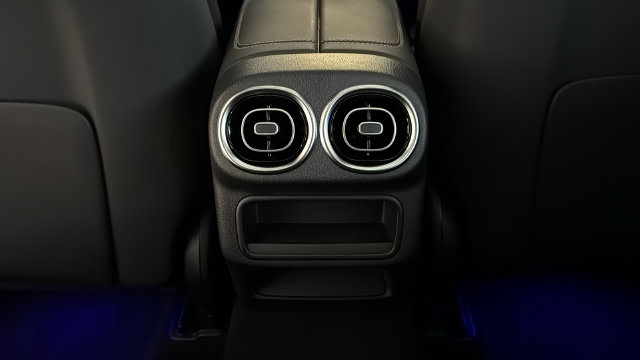 Thumbnail: 2025 Mercedes-Benz GLC - 30