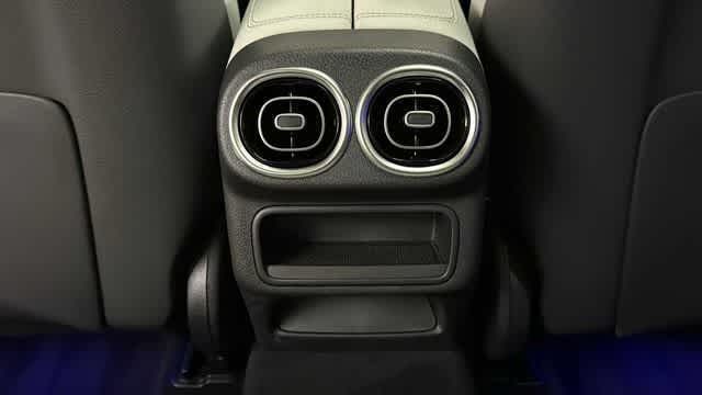 Thumbnail: 2026 Mercedes-Benz GLC - 33