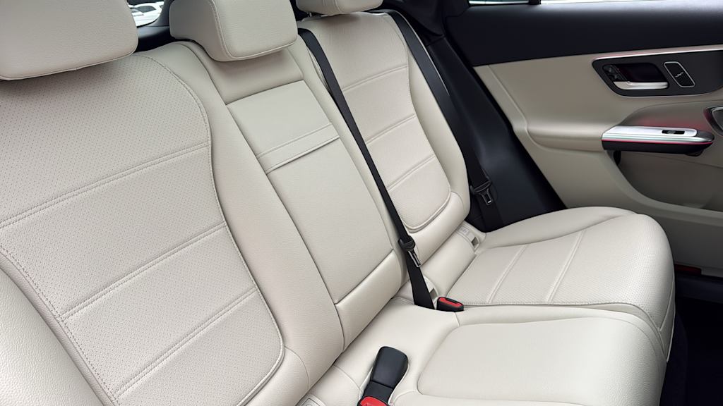 Thumbnail: 2025 Mercedes-Benz GLC - 36