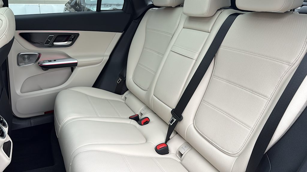 Thumbnail: 2025 Mercedes-Benz GLC - 33