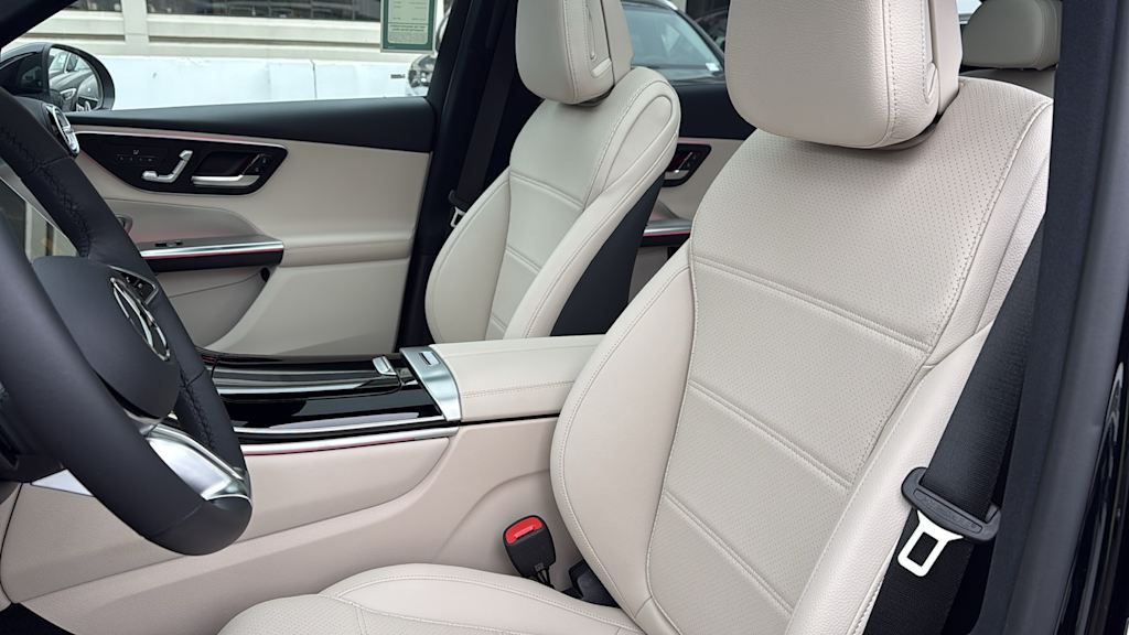 Thumbnail: 2025 Mercedes-Benz GLC - 12