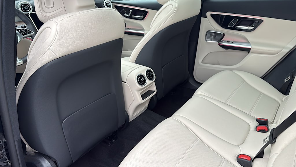 Thumbnail: 2025 Mercedes-Benz GLC - 32