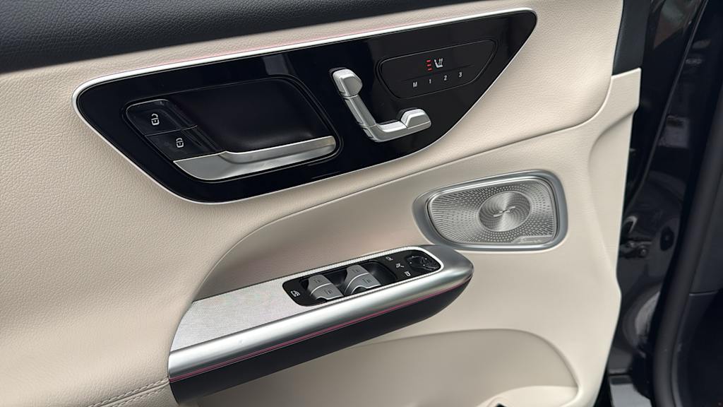 Thumbnail: 2025 Mercedes-Benz GLC - 24