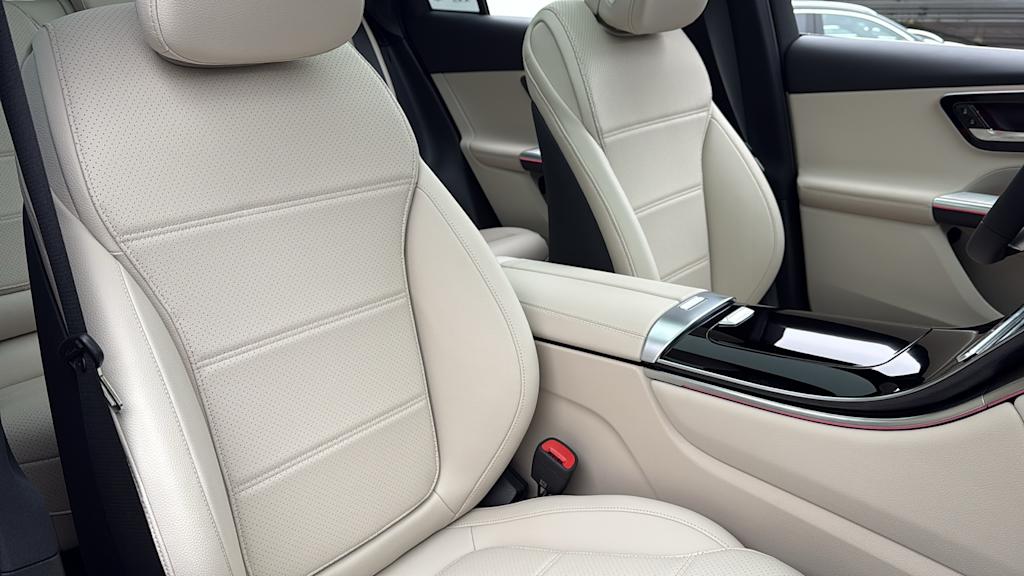 Thumbnail: 2025 Mercedes-Benz GLC - 11