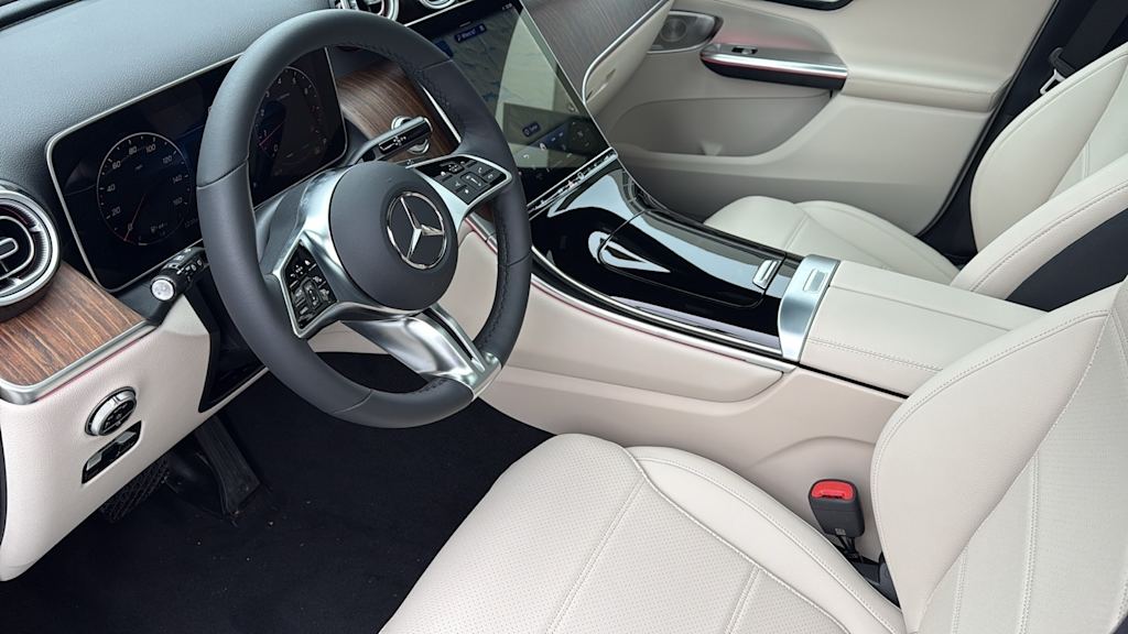 Thumbnail: 2025 Mercedes-Benz GLC - 2