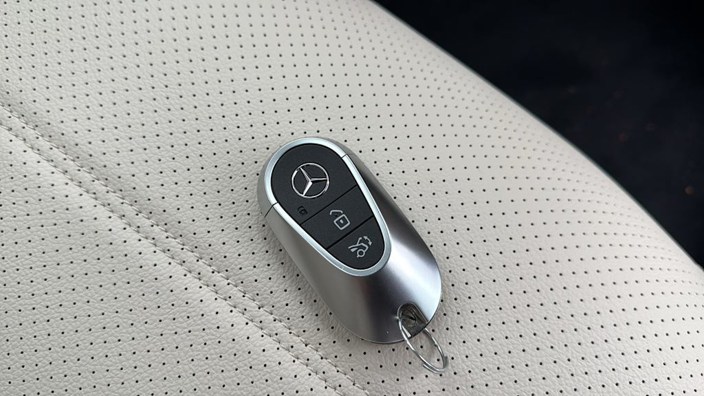 Thumbnail: 2025 Mercedes-Benz GLC - 19