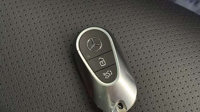 Thumbnail: 2026 Mercedes-Benz GLC - 33