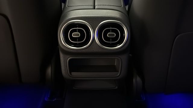 Thumbnail: 2026 Mercedes-Benz GLC - 31