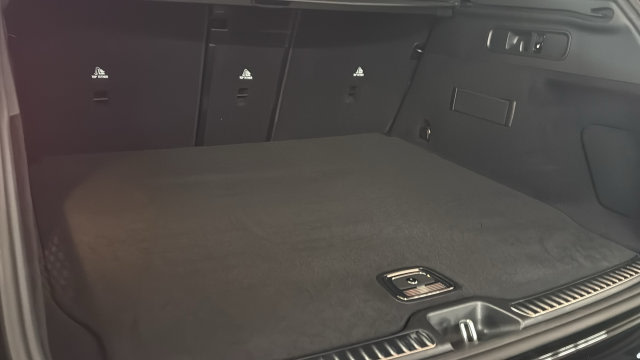 Thumbnail: 2026 Mercedes-Benz GLC - 34