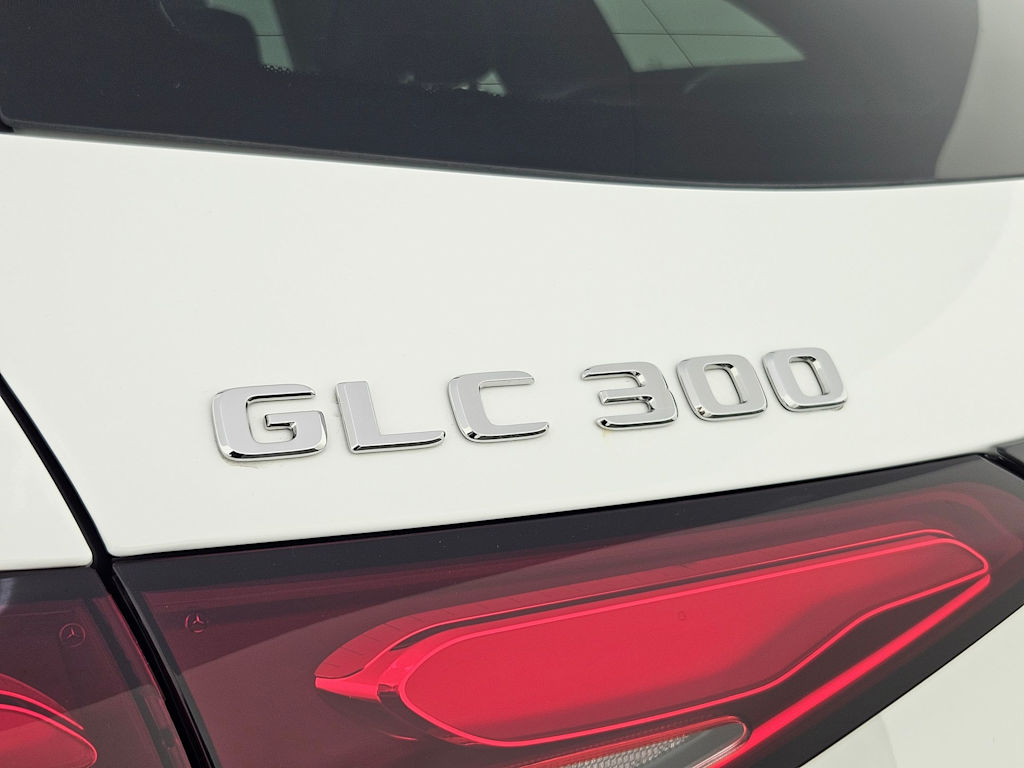 2024 Mercedes-Benz GLC 300 23