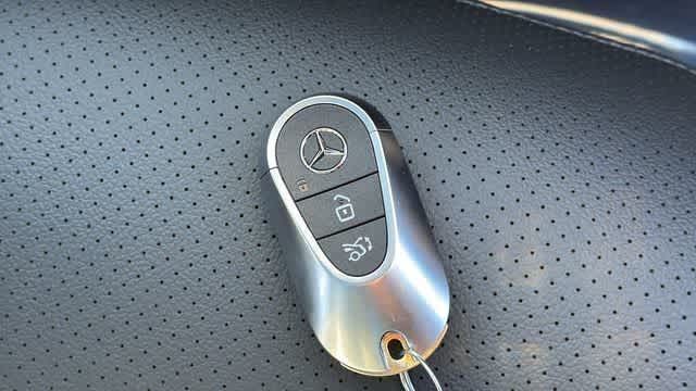 Thumbnail: 2026 Mercedes-Benz GLC - 33