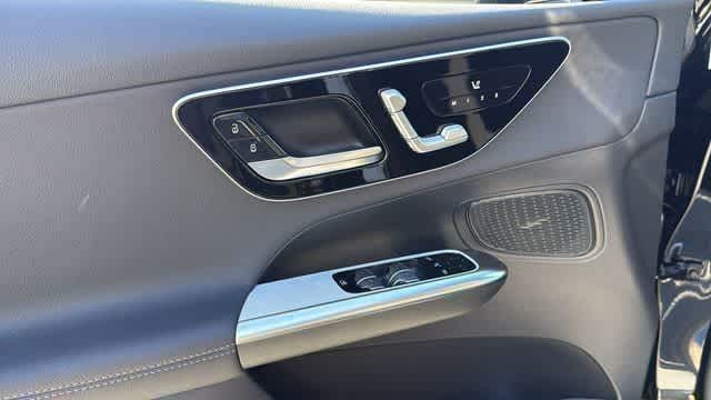 Thumbnail: 2026 Mercedes-Benz GLC - 20