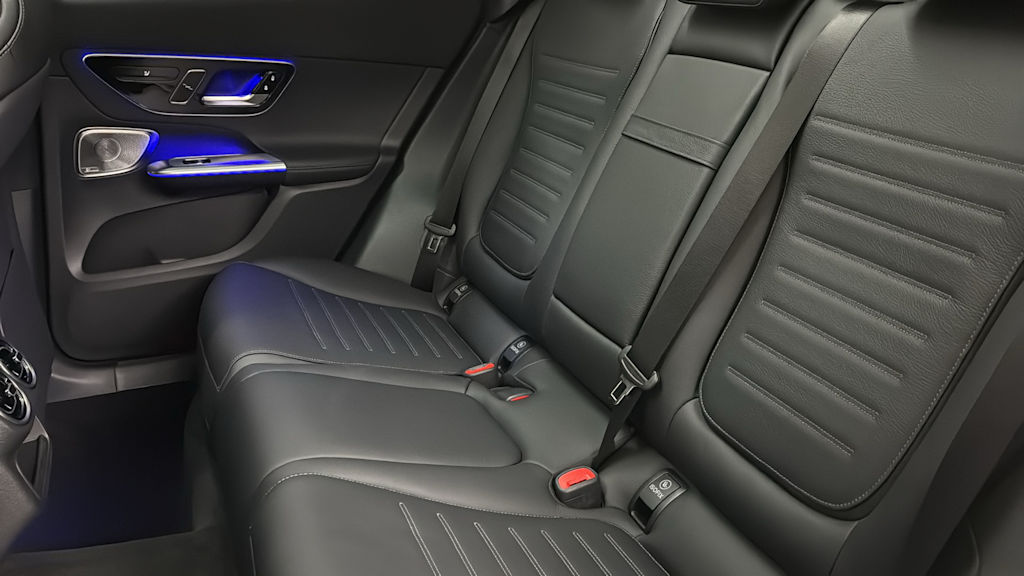 Thumbnail: 2026 Mercedes-Benz GLC - 33