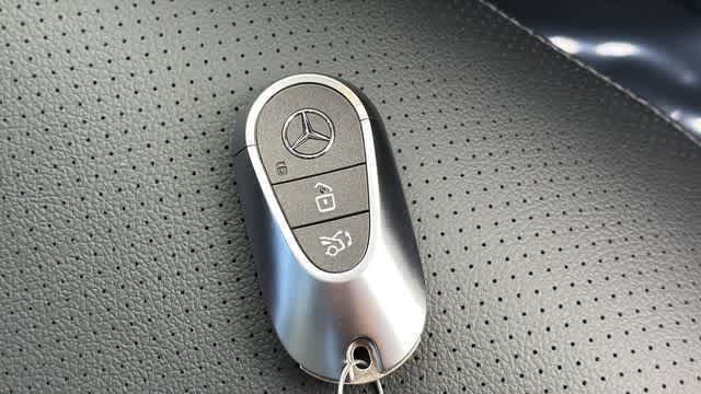 Thumbnail: 2026 Mercedes-Benz GLC - 20
