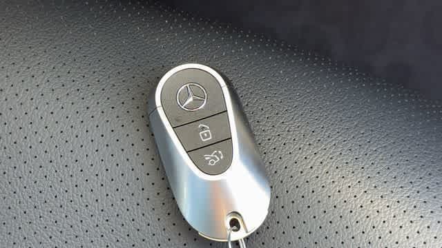 Thumbnail: 2026 Mercedes-Benz GLC - 20