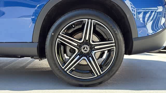 Thumbnail: 2026 Mercedes-Benz GLC - 8