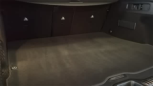 Thumbnail: 2025 Mercedes-Benz GLC - 30