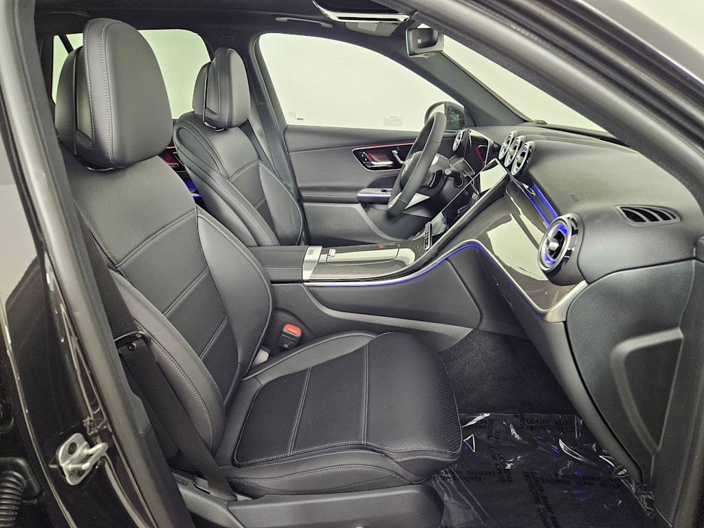 Thumbnail: 2025 Mercedes-Benz GLC - 31