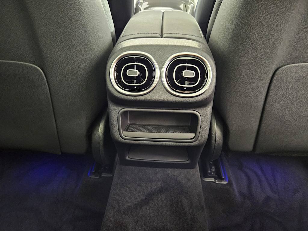 Thumbnail: 2025 Mercedes-Benz GLC - 38