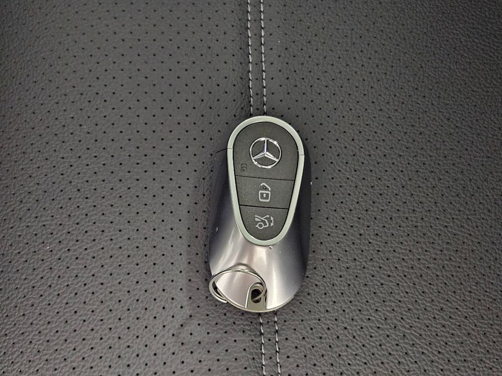 Thumbnail: 2025 Mercedes-Benz GLC - 19