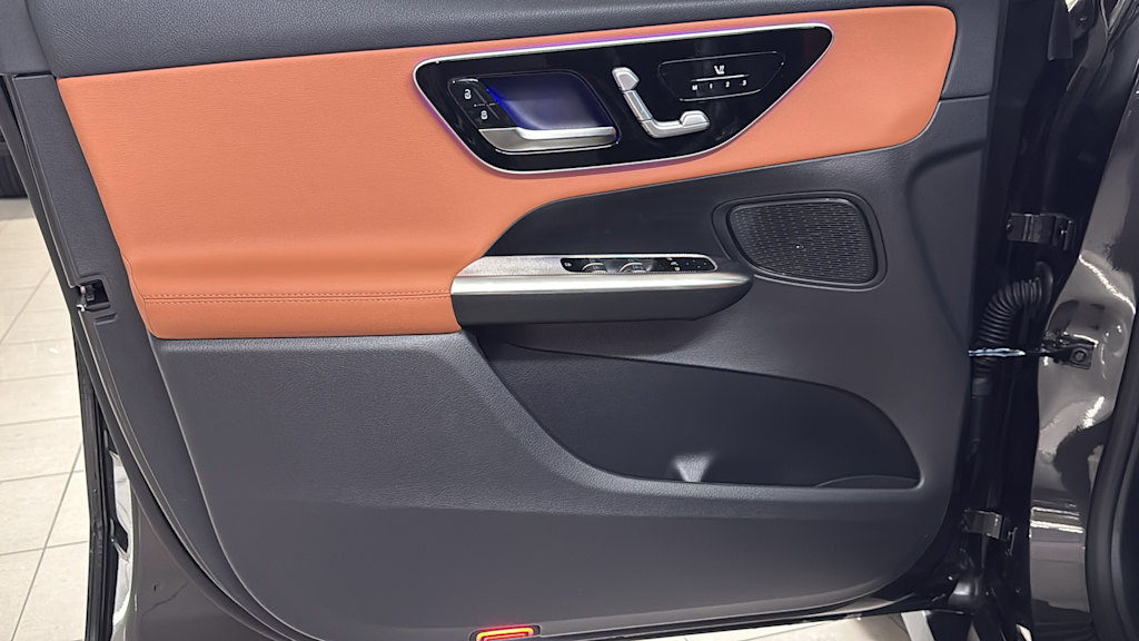 Thumbnail: 2026 Mercedes-Benz GLC - 23