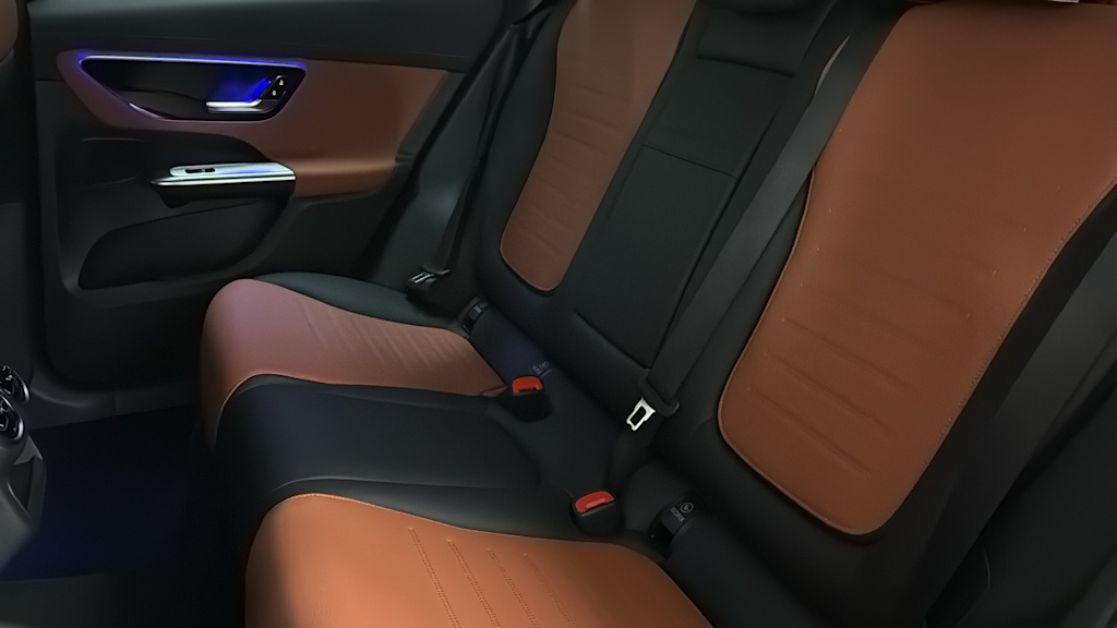 Thumbnail: 2026 Mercedes-Benz GLC - 35