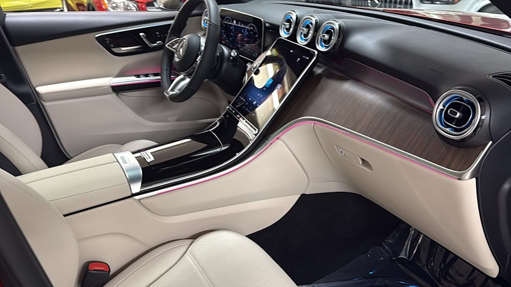 Thumbnail: 2026 Mercedes-Benz GLC - 15