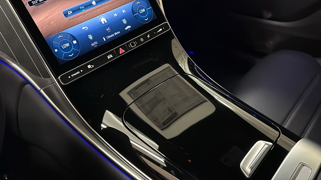 Thumbnail: 2026 Mercedes-Benz GLC - 17