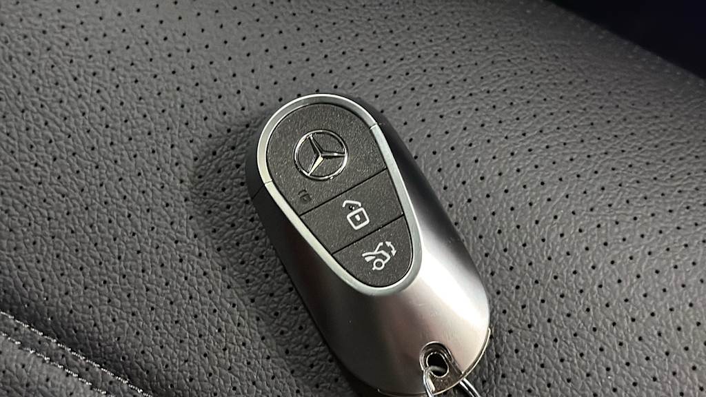 Thumbnail: 2026 Mercedes-Benz GLC - 39